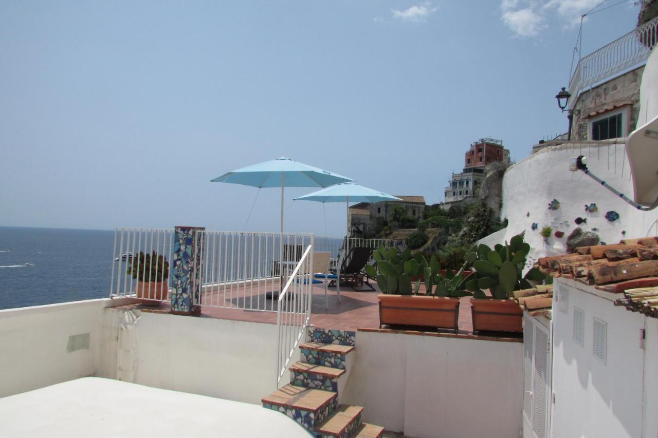 Domus Claudia Hotel อัตรานี ภายนอก รูปภาพ