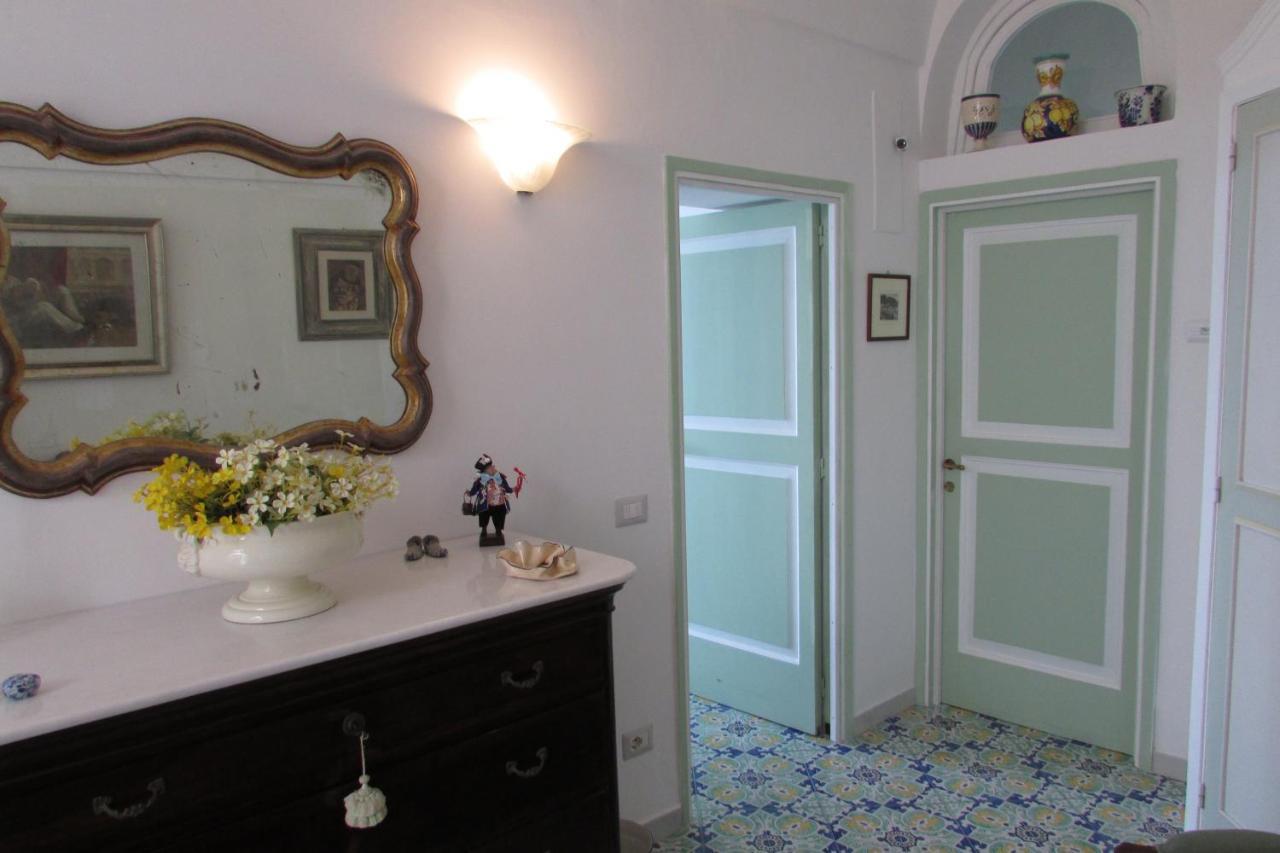 Domus Claudia Hotel อัตรานี ภายนอก รูปภาพ