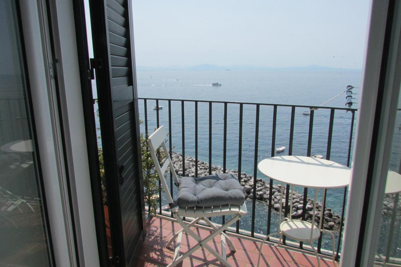 Domus Claudia Hotel อัตรานี ภายนอก รูปภาพ