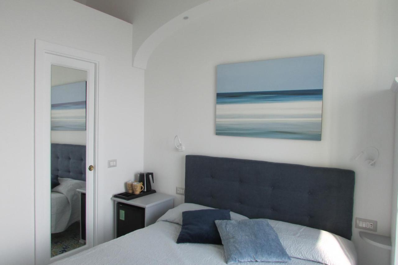 Domus Claudia Hotel อัตรานี ภายนอก รูปภาพ