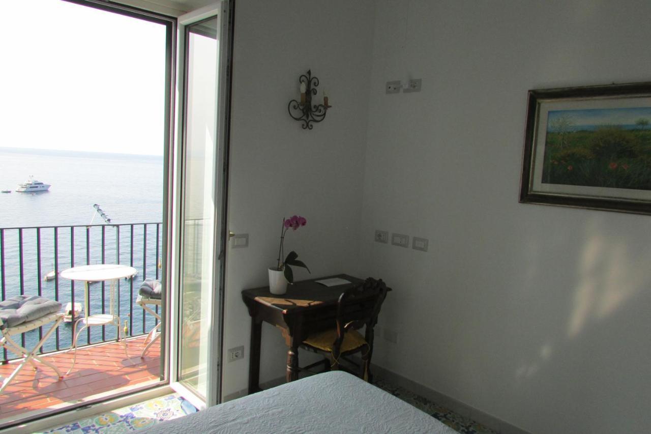 Domus Claudia Hotel อัตรานี ภายนอก รูปภาพ