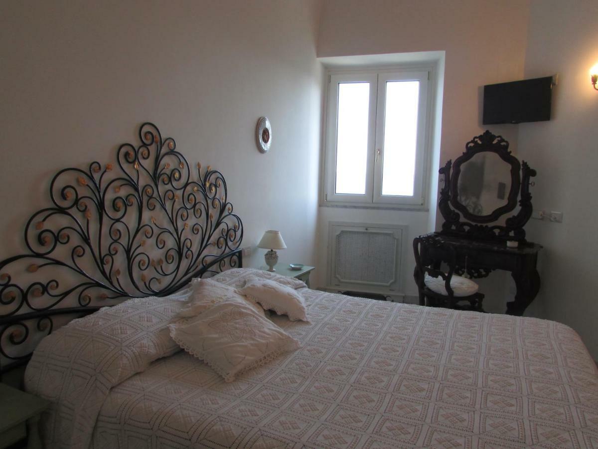 Domus Claudia Hotel อัตรานี ภายนอก รูปภาพ