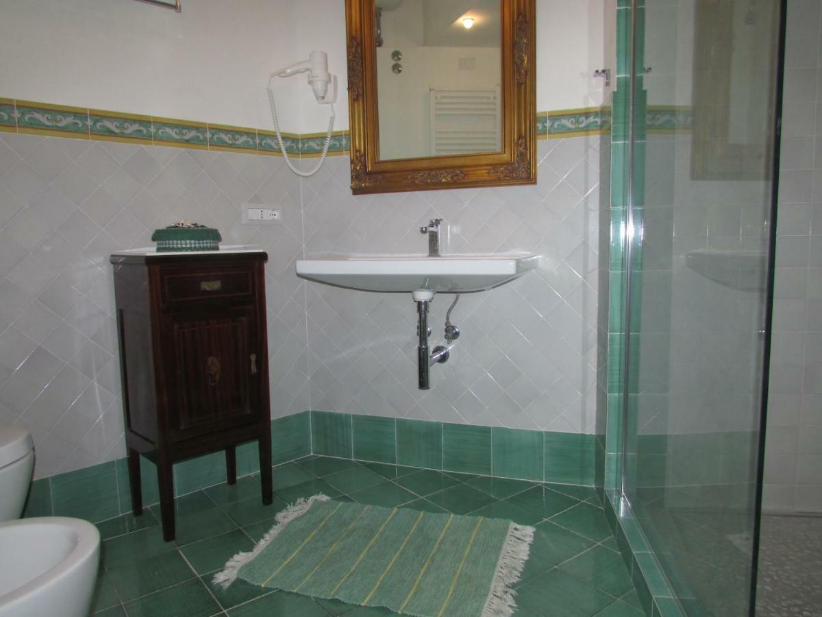 Domus Claudia Hotel อัตรานี ภายนอก รูปภาพ