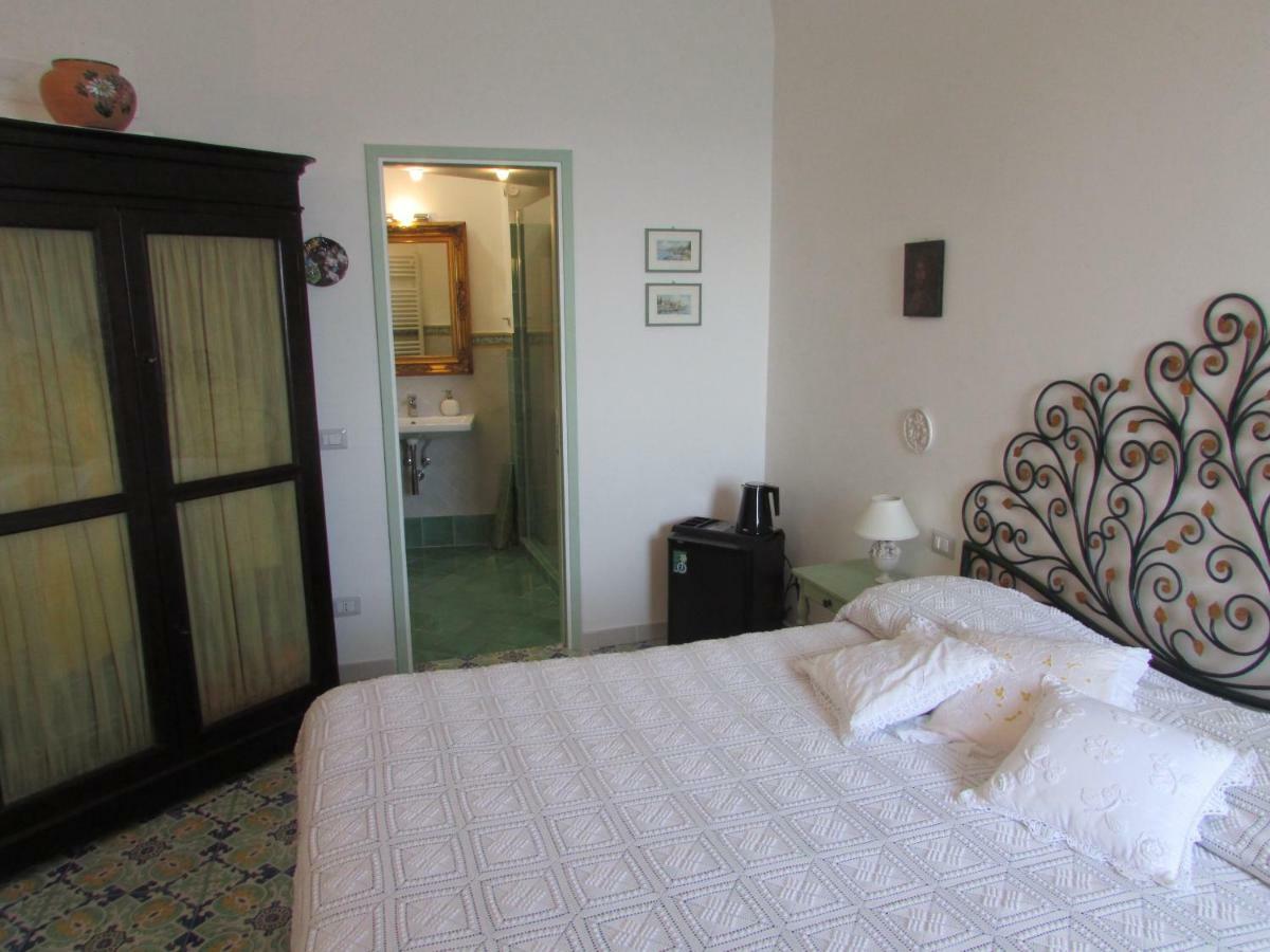 Domus Claudia Hotel อัตรานี ภายนอก รูปภาพ